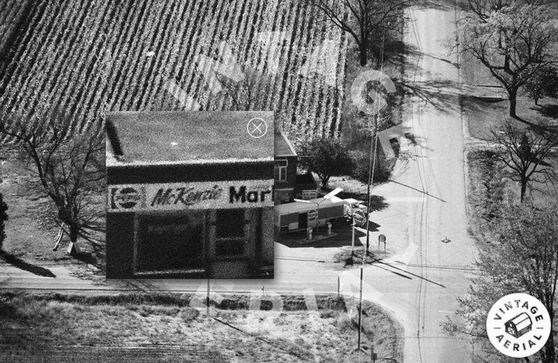 McKenzie Market (Gulf Gas Station) - 1977